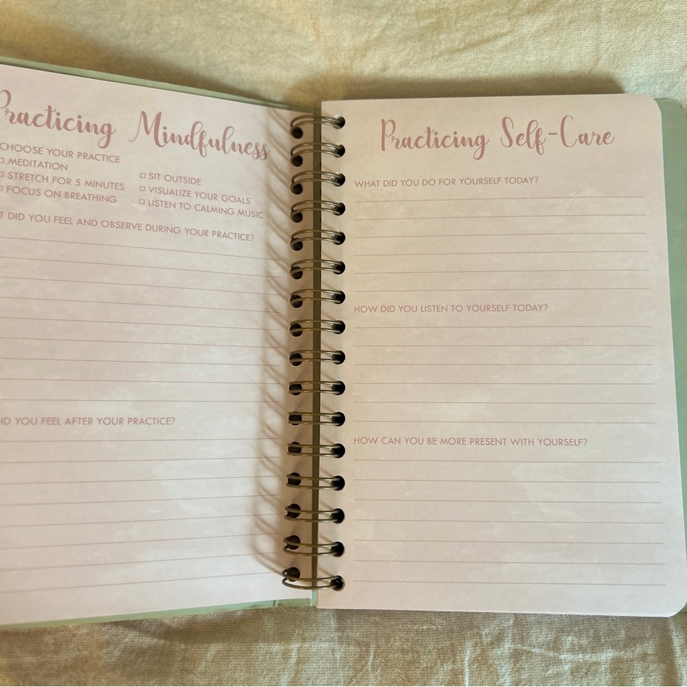 “Enjoy Your Now” Guided Mindfulness Journal - Picture 2 of 3